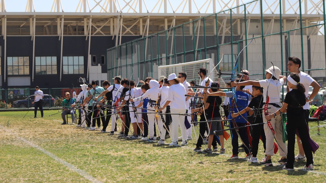 Kılıçarslan Ata Okçuluk Turnuvası Selçuklu’da heyecanla başladı!