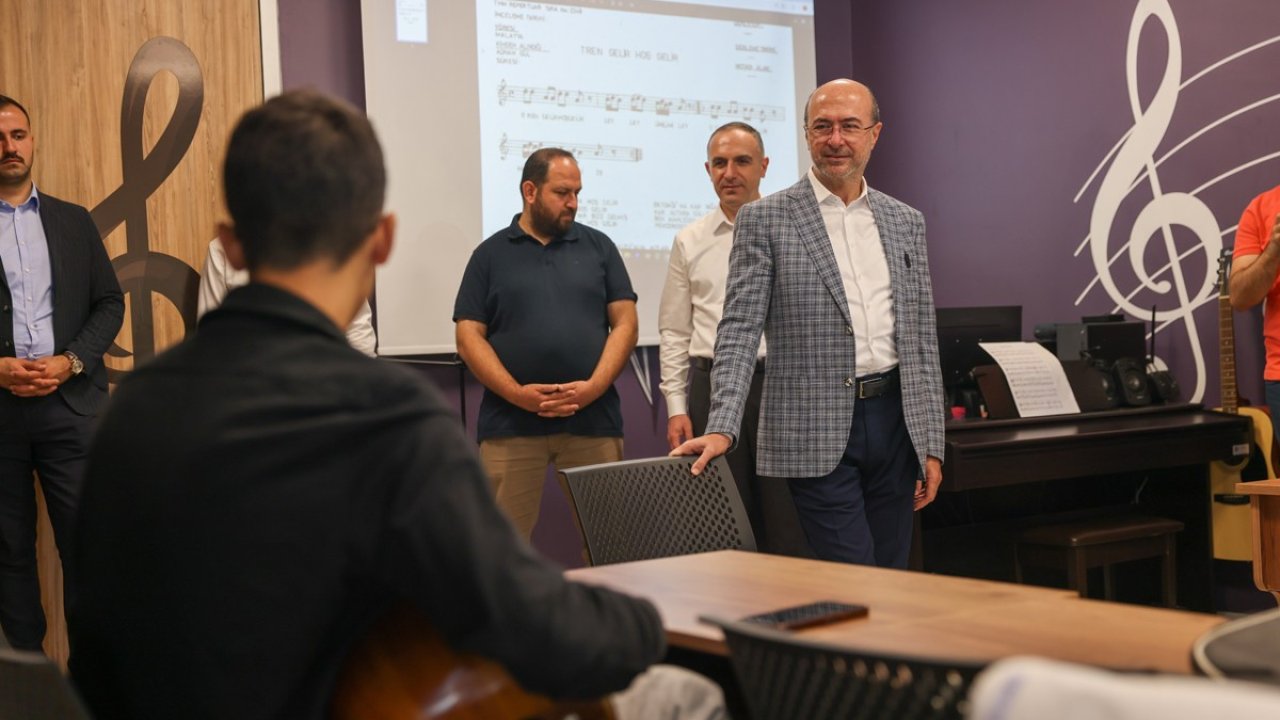 Selçuklu'da okul dışı öğrenme ortamları yaz döneminde de eğitimlerine devam ediyor! Başkan Pekyatırmacı Akademiyi ziyaret etti