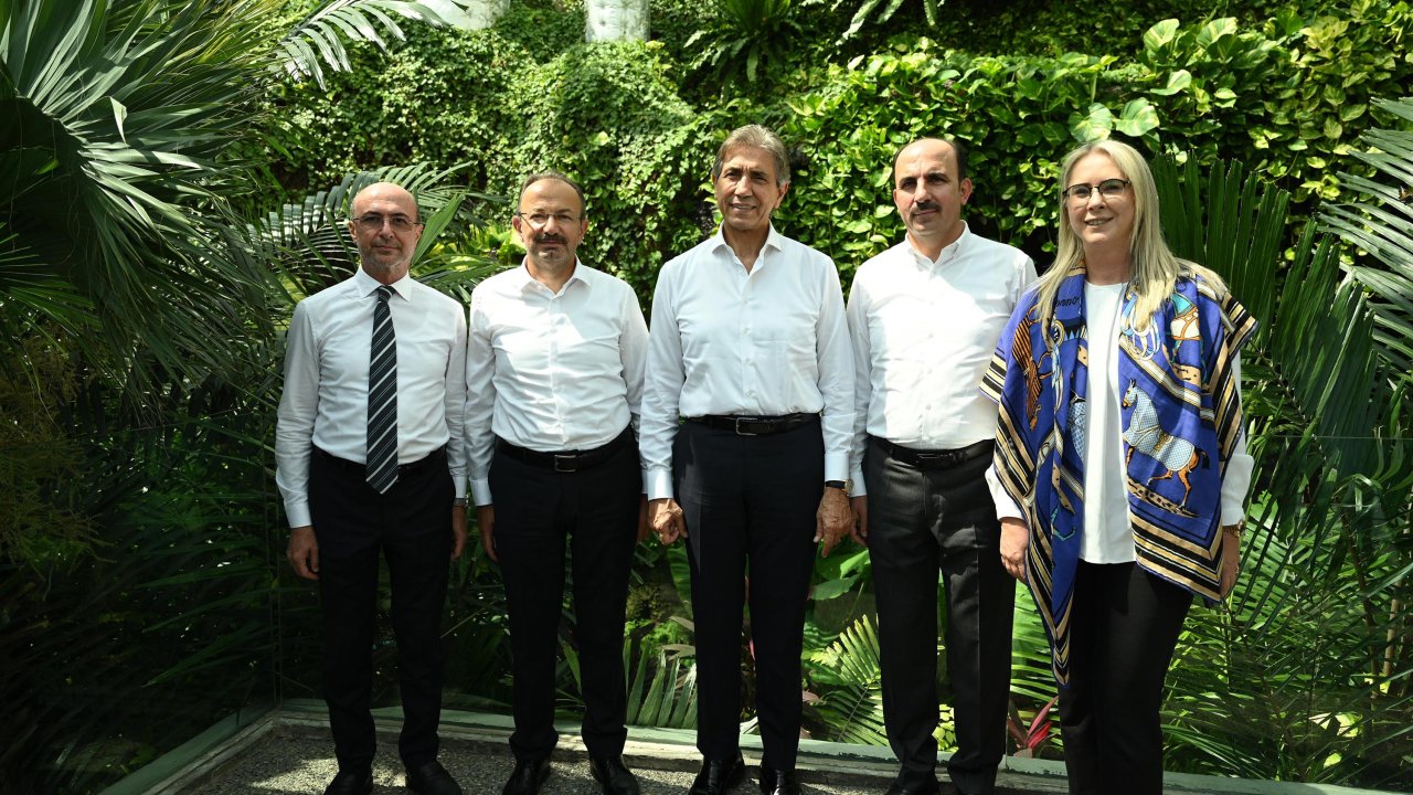 AK Parti Genel Başkan Yardımcısı Mustafa Demir; "Konya Belediyeleri Büyük İşler Yapıyor"