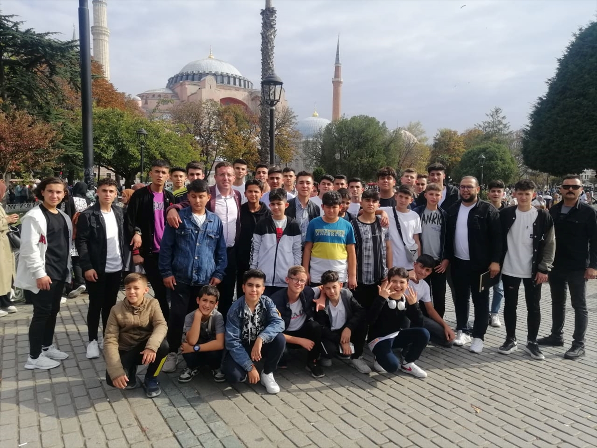 Karapınarlı öğrencilere İstanbul gezisi