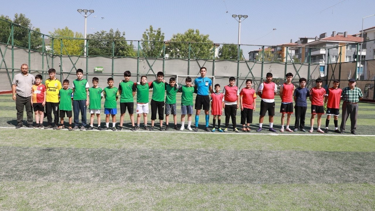 676 Öğrenci Sahada! Karatay'da Camiler ve Kur'an Kursları Futbol Turnuvası Başladı