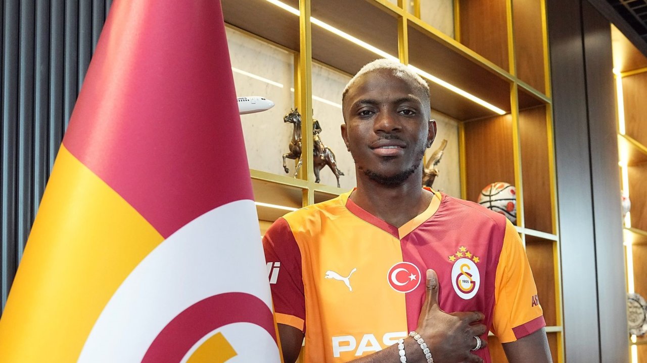 Türk futbolunun 75 milyon Euro'luk transfer rekoru: Victor Osimhen zirveye yerleşti