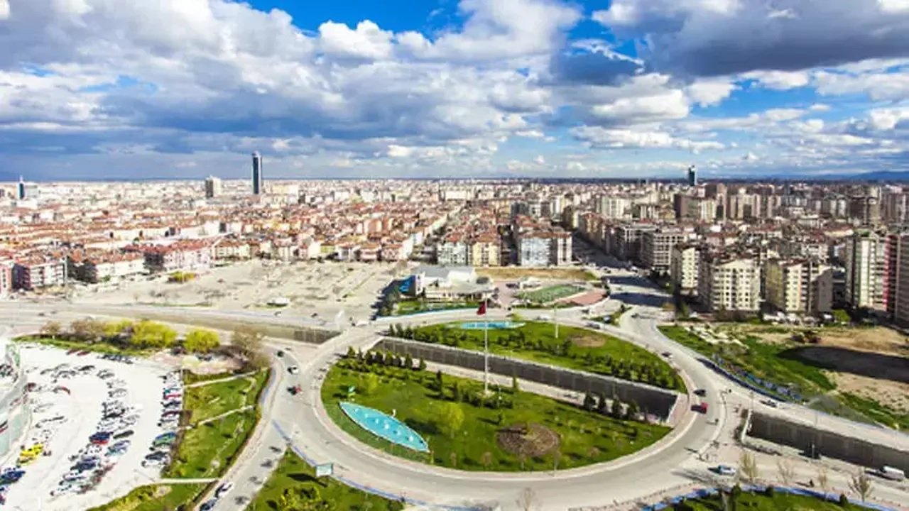 Konya’da 6 Ağustos 2025 Çarşamba: Kavurucu yaz güneşi ve 35 °C’ye yaklaşan sıcaklık!