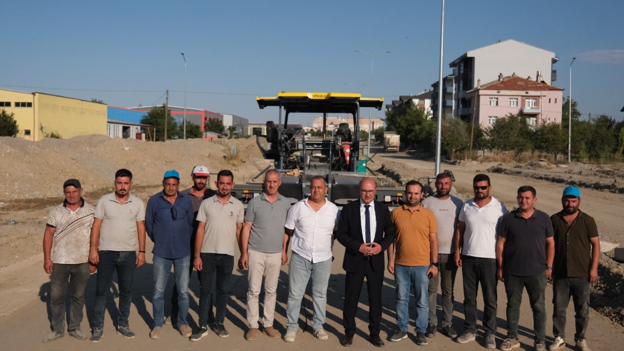 Akşehir'de yol çalışmaları hızla devam ediyor