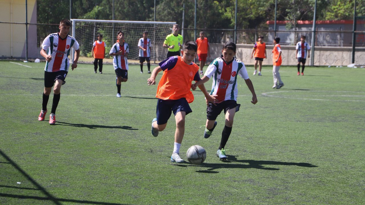 Selçuklu'da sokaklar futbolla şenlendi: "Sokaklar Bizim 5x5" turnuvası nefes kesti