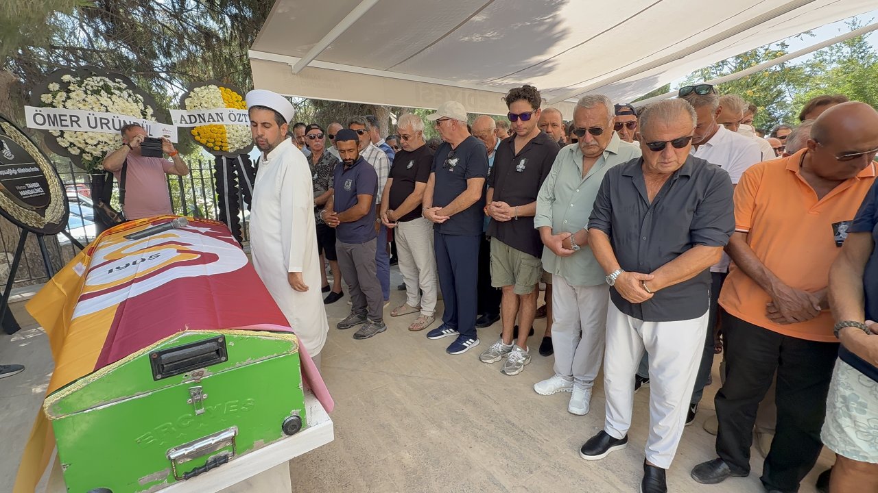 Spor basınının efsane ismine veda: Ümit Aktan son yolculuğuna uğurlandı