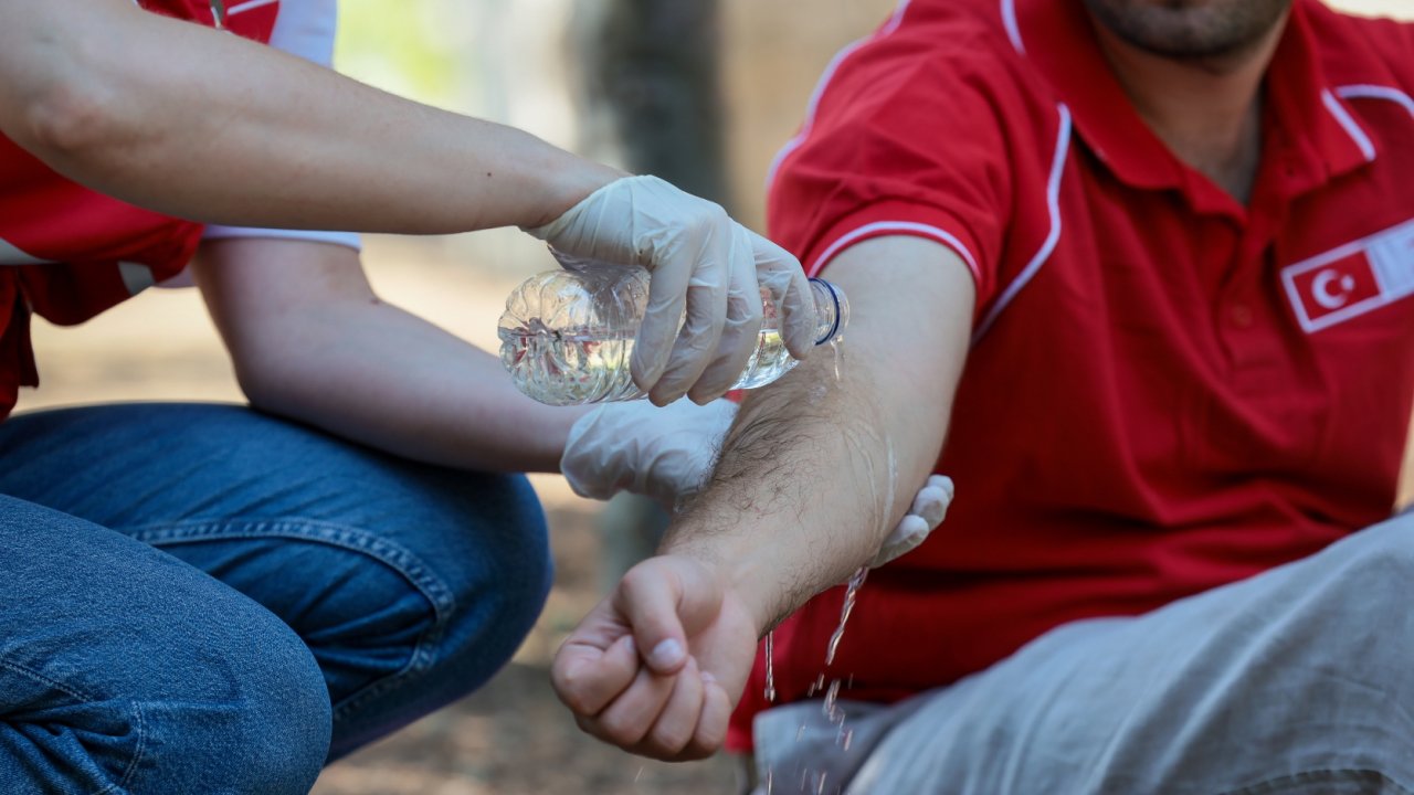 Orman yangınlarında hayati müdahaleler için Kızılay'dan ilk yardım rehberi