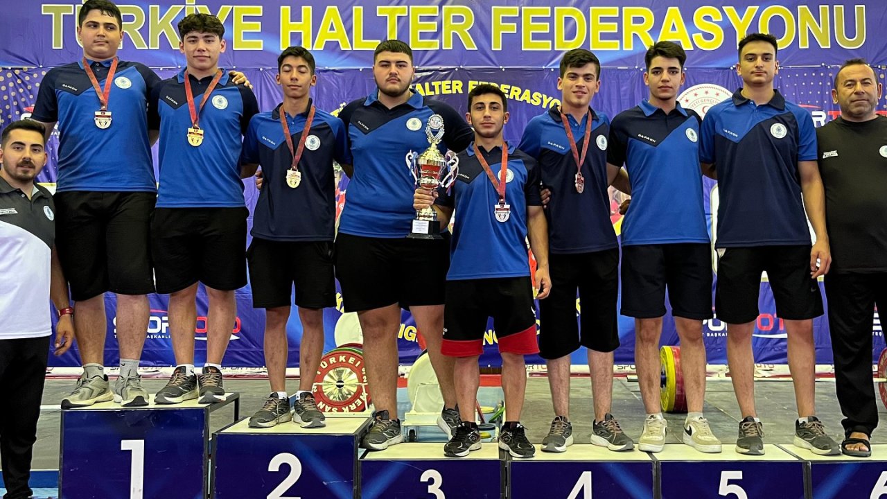 Haltere Konya damgası: Selçuklu Belediyespor Halter Takımı Türkiye Şampiyonu oldu!