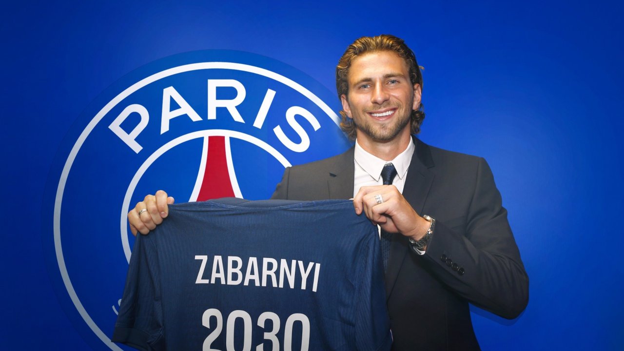 PSG, Ilya Zabarnyi'yi transfer etti
