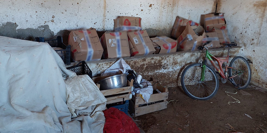 Çiftlikte saman balyalarının altında 450 kilogram kaçak tütün ele geçirildi