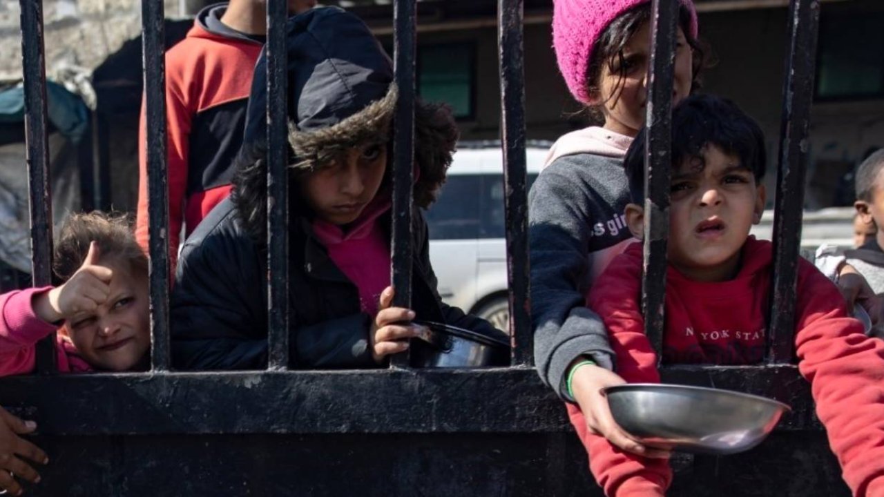 Gazze’de son 24 saatte biri çocuk 11 sivil açlıktan hayatını kaybetti!