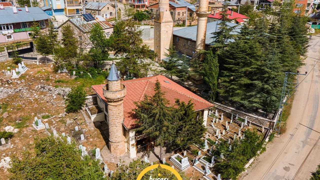 Asarlık Camii: Selçuklu’dan Osmanlı’ya uzanan ahşap cami geleneğinin son temsilcisi!