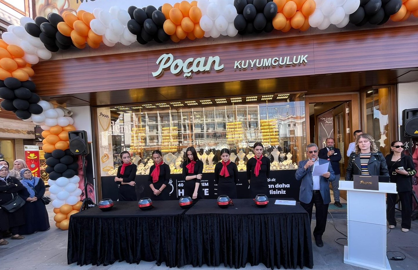 Poçan Kuyumculuk, 40. Yılında müşterilerine 40 muhteşem hediye verdi