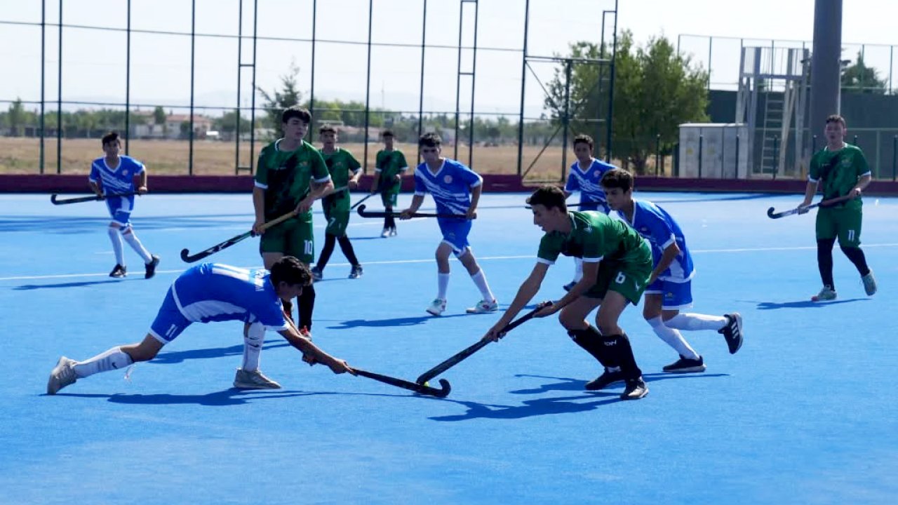 Konya, genç hokey yıldızlarına ev sahipliği yapıyor