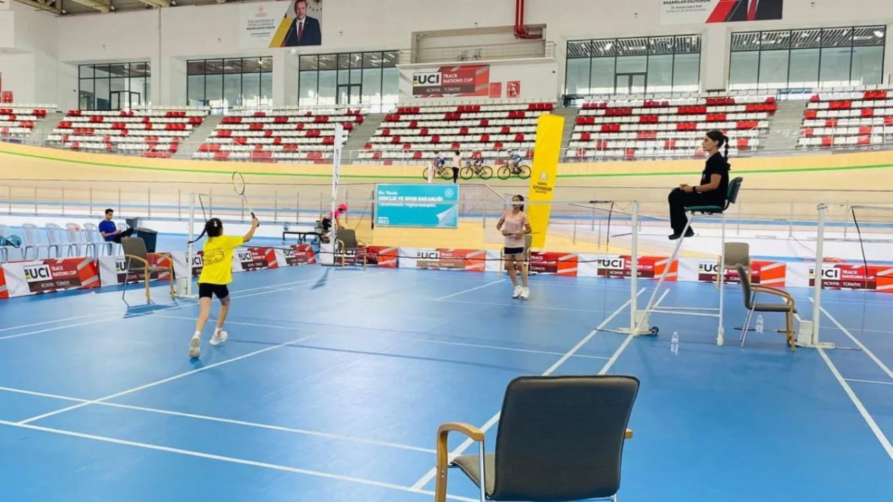 Konya’da 30 Ağustos Kupası badminton heyecanı başladı