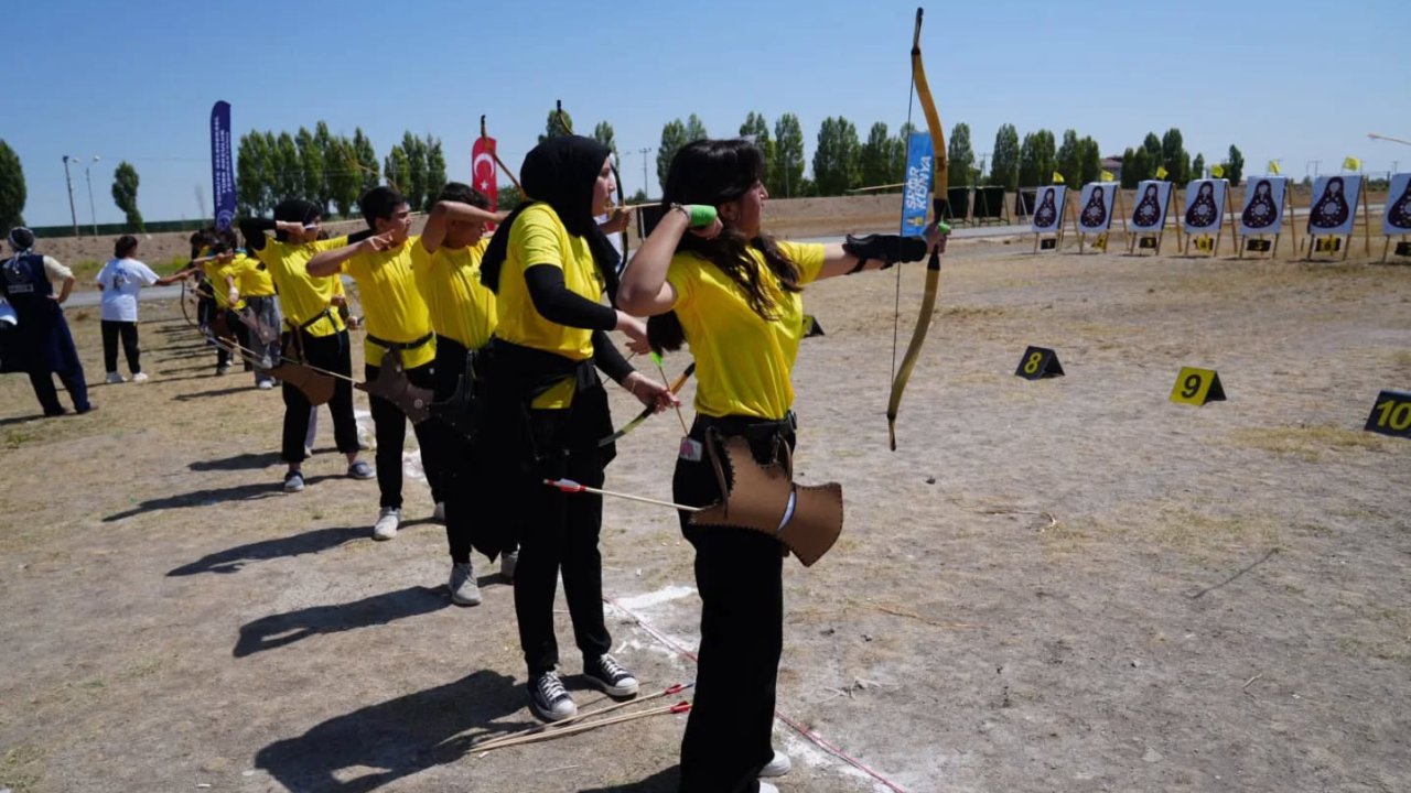 Konya’da 30 Ağustos Zafer Bayramı’nda Geleneksel Türk Okçuluk müsabakaları coşkusu