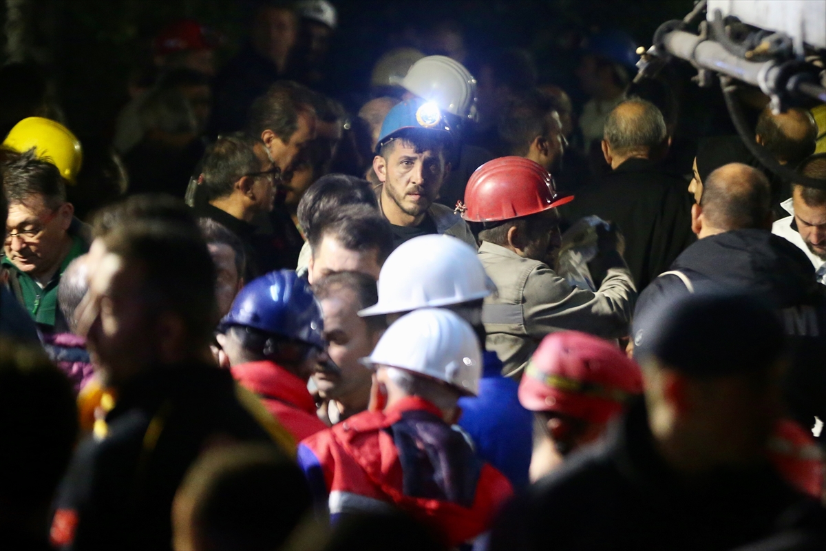 Patlama yaşanan maden ocağındaki arama kurtarma çalışmaları sürüyor