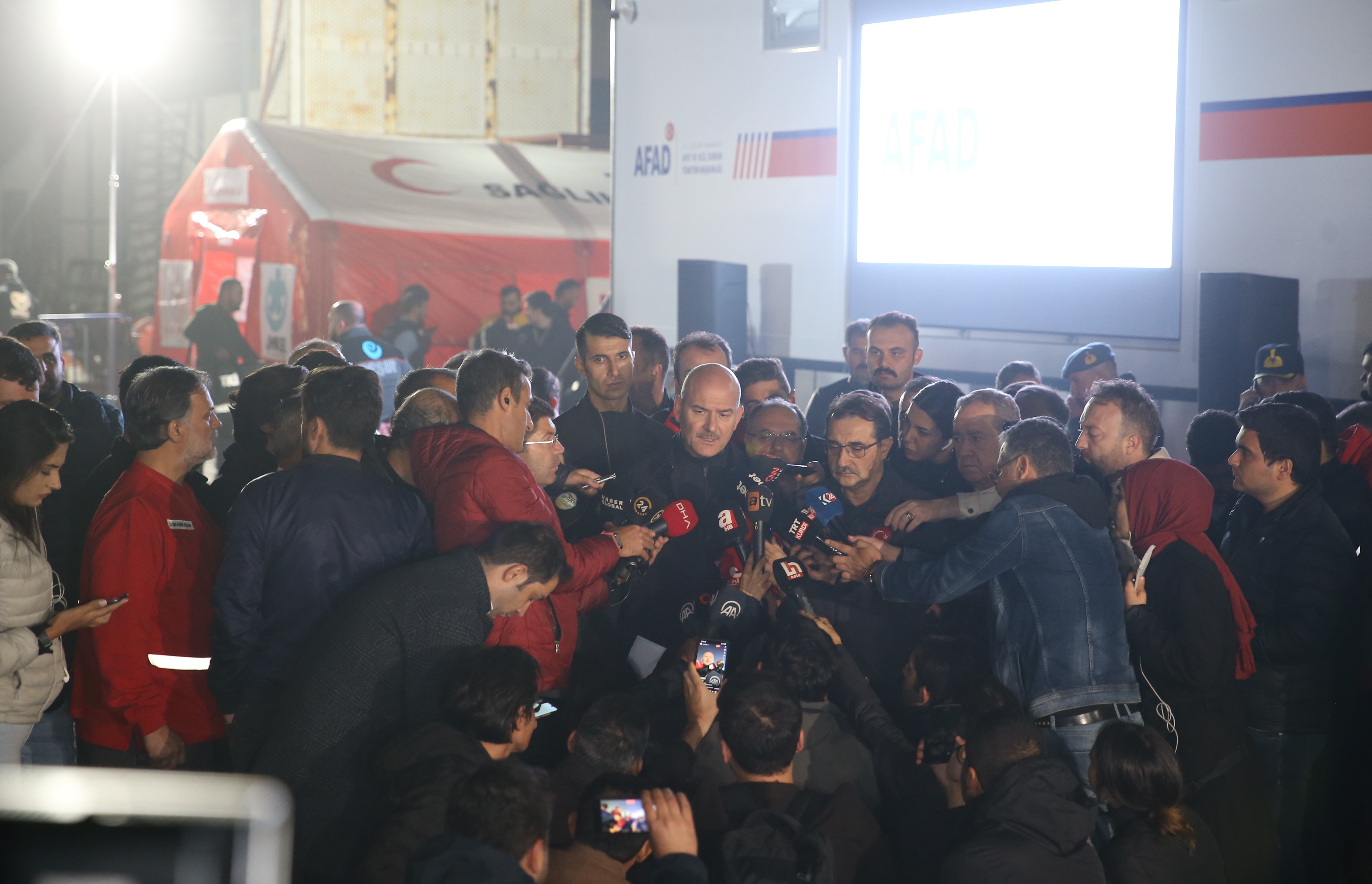 Bakan Soylu: “110 Madencimizden 58’ine Ulaştık. 40 Şehidimiz Var. Çalışmalar Devam Ediyor.