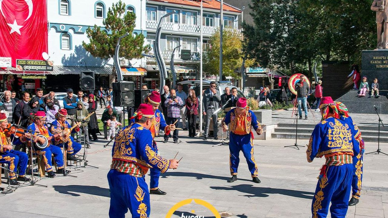 Konya Bozkır oyun ekibi: Yöresel kültürün ritmini sahnelere taşıyor!