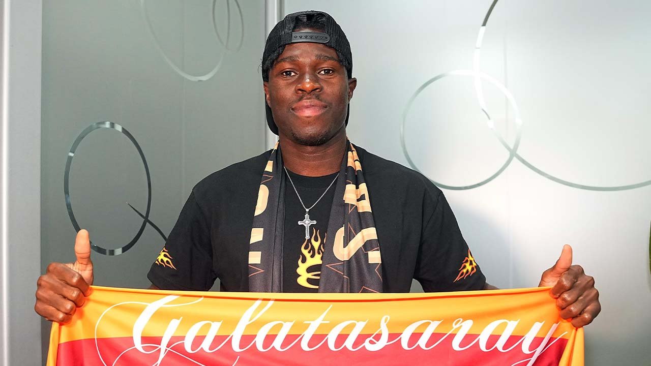 Galatasaray'ın yeni transferi Wilfried Singo Galatasaray tarihinin 7. Fildişi Sahilli futbolcusu oldu