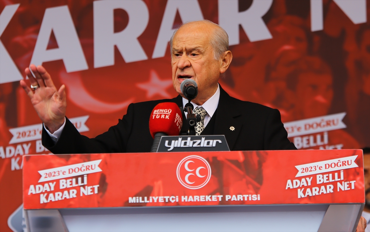 Konya’da Coşkuyla Karşılanan Genel Başkan Bahçeli Vatandaşlara Seslendi