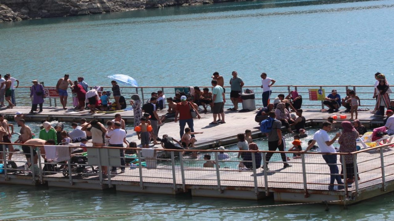 Konya'daki bu göl ziyaretçi akınına uğruyor!