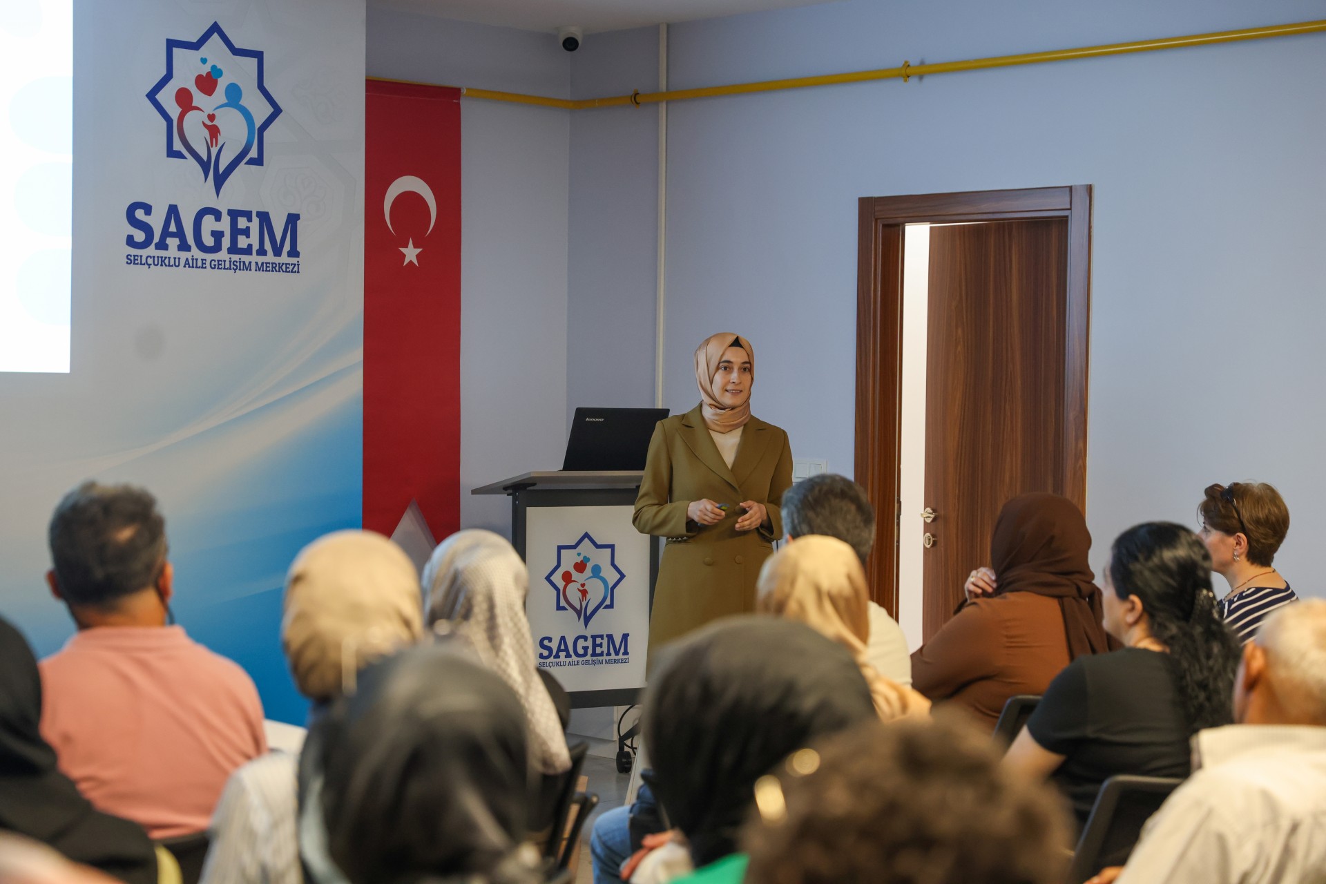 SAGEM'den ebeveynlere seminer! Okula uyumda ailenin rolü anlatıldı