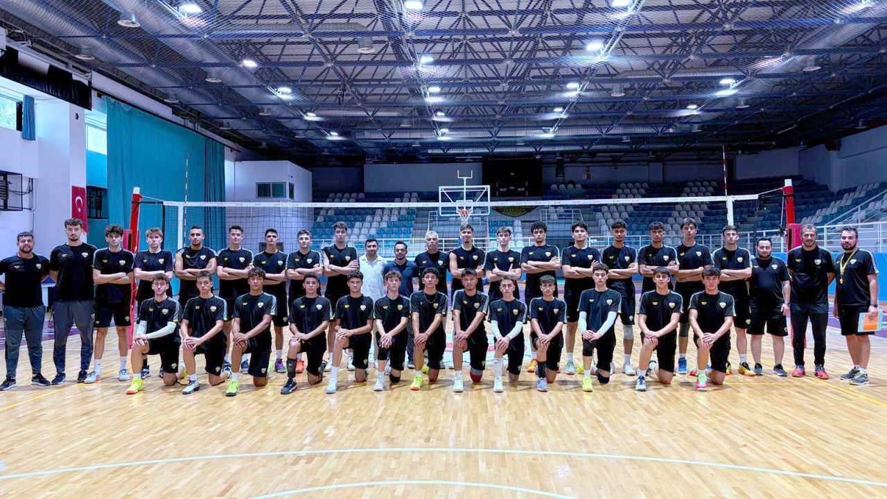 Konya’da voleybolun yeni yıldızları seçildi: Genç yetenekler sahaya çıkıyor!