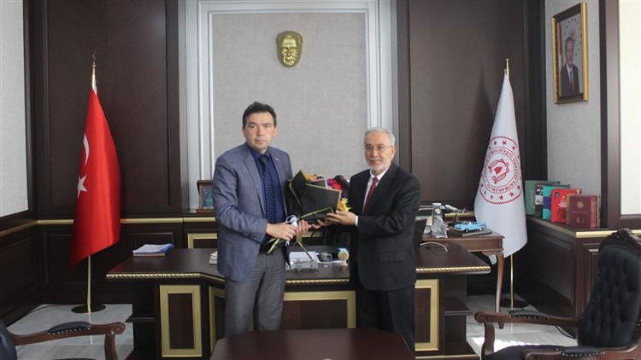 Müftü Halil Taş’tan Kaymakam Cengiz Ayhan’a ziyaret!