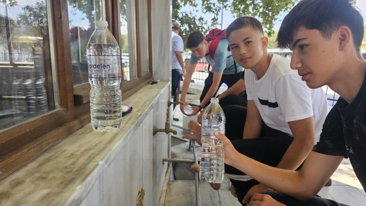 Cuma namazı öncesi su kesintisi vatandaşları market sularıyla abdest almaya yöneltti!