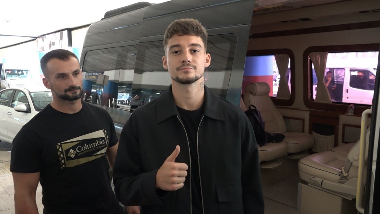 Trabzonspor Ernest Muçi’yi Trabzon’a getirdi