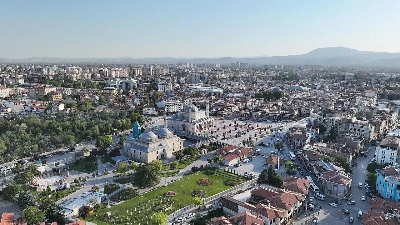 Konya'da akşam saatlerinde sağanak yağış bekleniyor! Gün boyu güneşli başlangıç!