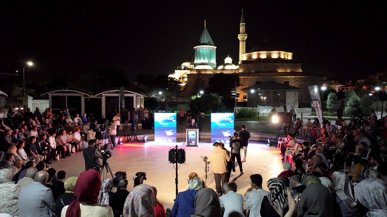 Uluslararası 14. Mevlânâ Şiir Şöleni, Türk ve Dünya edebiyatını Konya'da buluşturdu