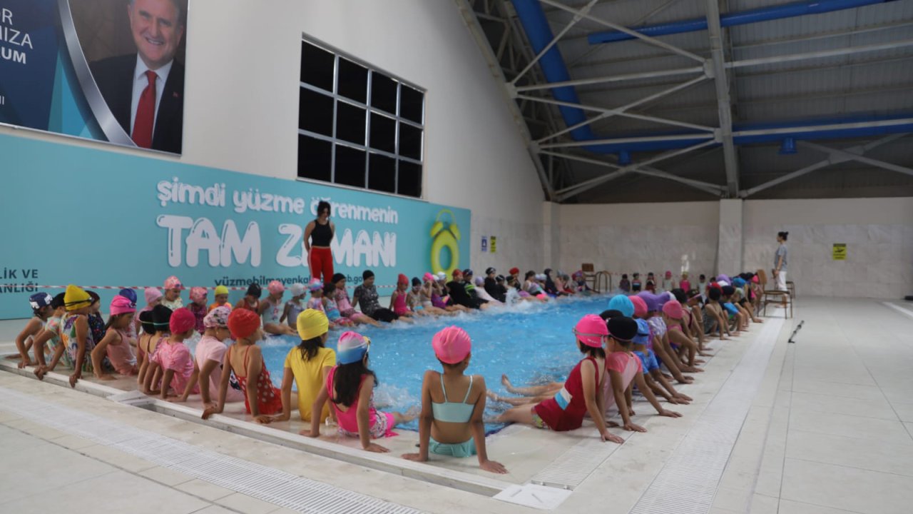 Selçuklu’da yüzme seferberliği: Hocacihan Yarı Olimpik Yüzme Havuzu’nda yeni kurslar başlıyor!