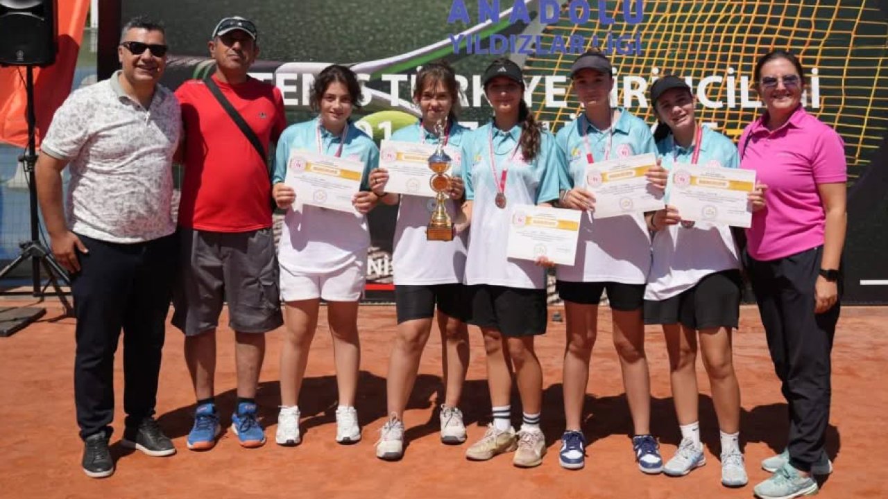 Konya’nın yıldız kızları Türkiye ikincisi oldu! Fair Play Ödülüyle çifte gurur yaşattılar