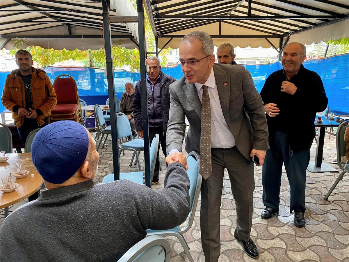 Kaymakam Pişkin Hamallarla Kahvaltı Yaptı