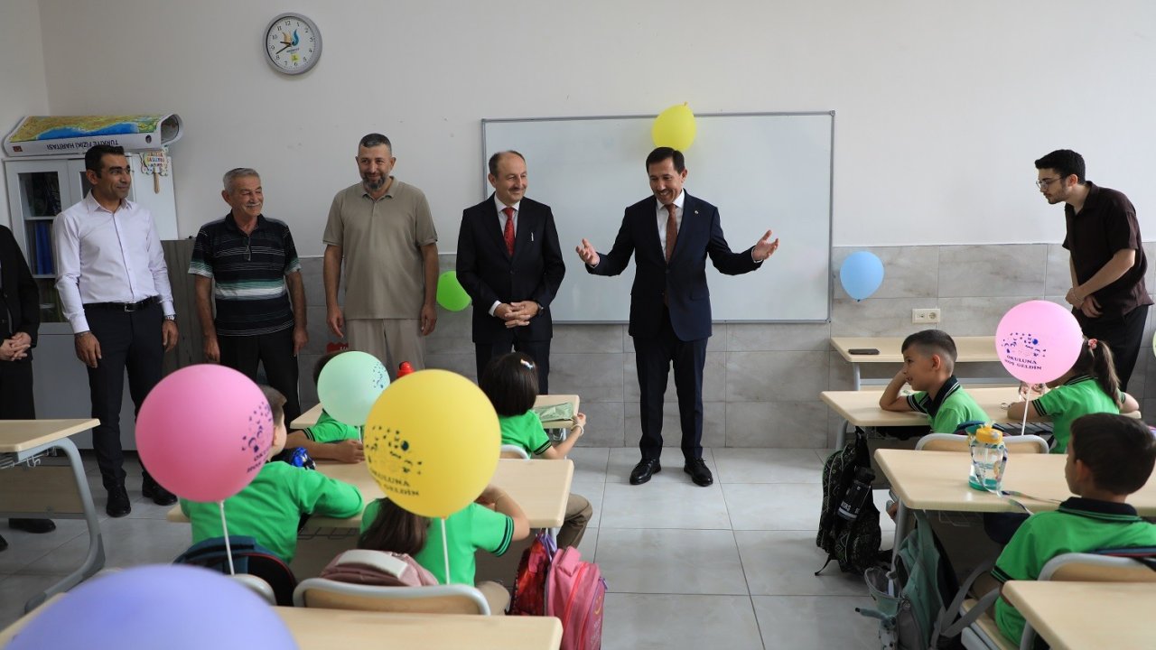 Başkan Kılca ve İlçe Müdürü Kayacılar öğrencilerin heyecanına ortak oldu! Karatay'da 7 yıldır süren gelenek devam etti