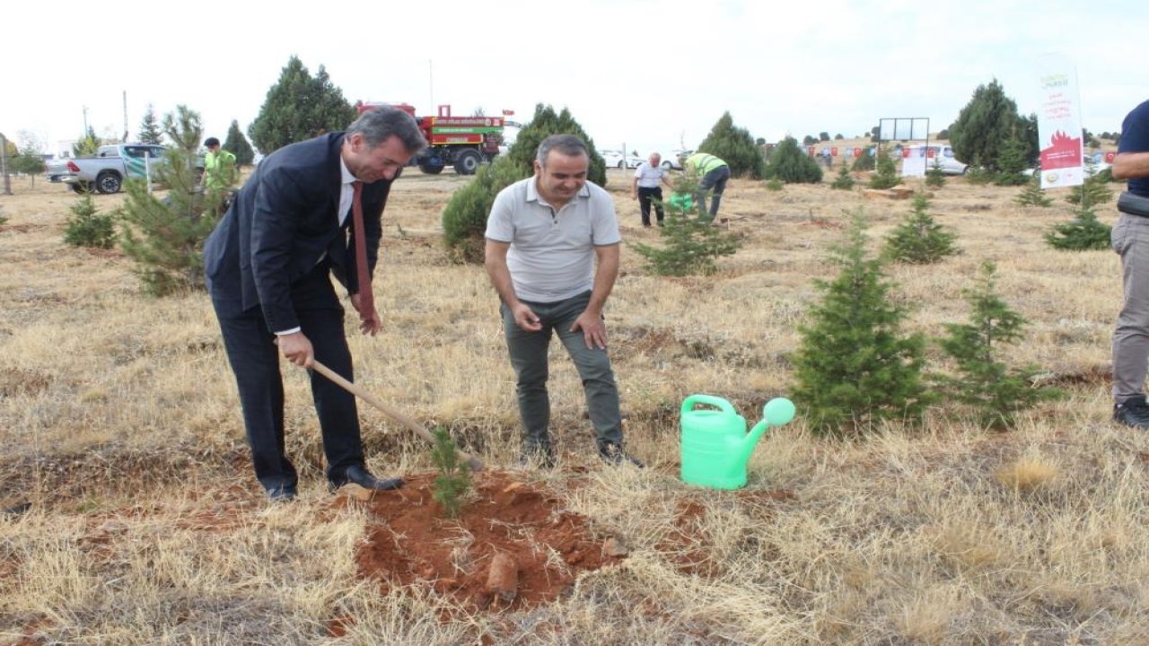 Beyşehir'de ilköğretim haftasında fidanlar toprakla buluşturuldu