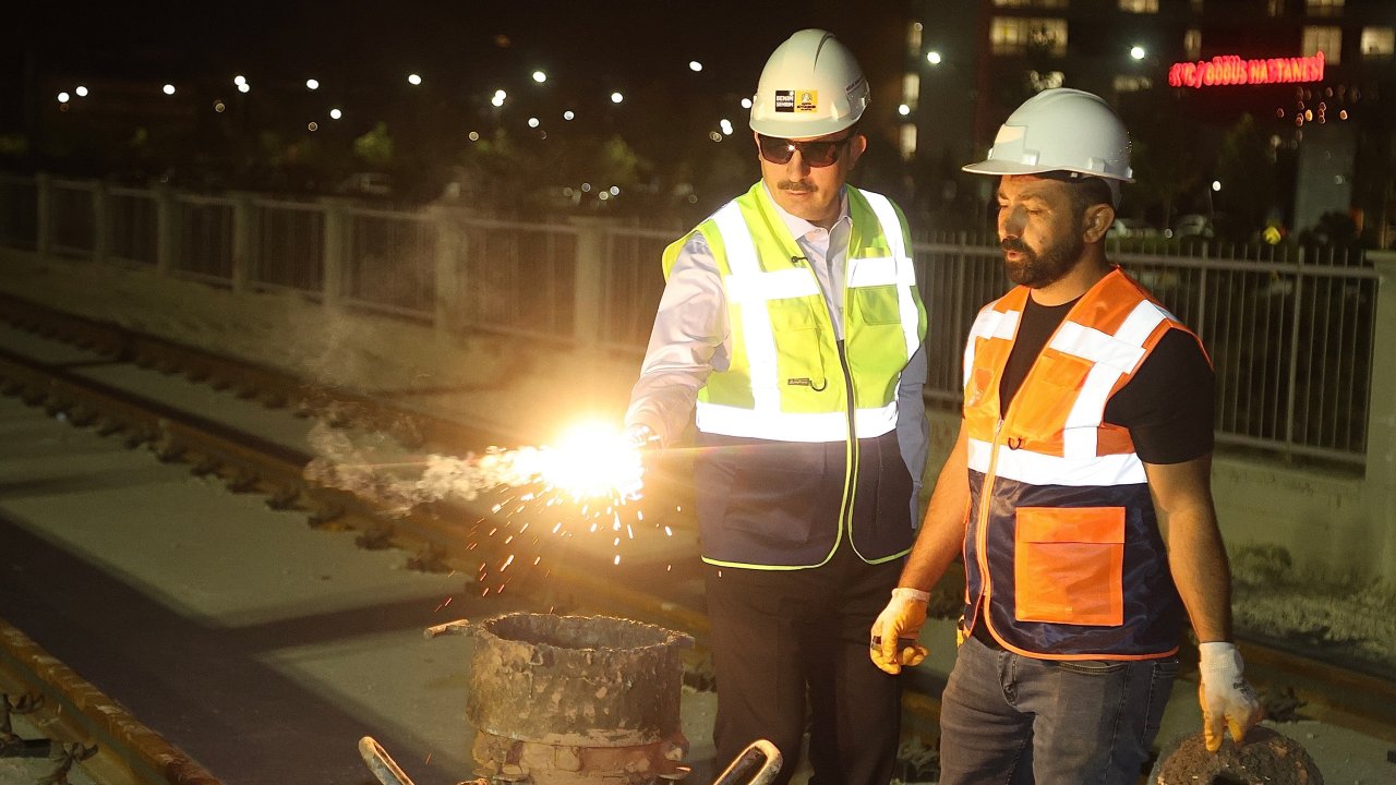 Başkan Altay yeni tramvay hattında ray kaynak işlemini inceledi! "Şehrimizin geleceği adına tarihi adımlar atılıyor" dedi