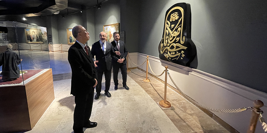 Japonya'nın Ankara Büyükelçisi Suzuki, Konya'da sergi açılışına katıldı