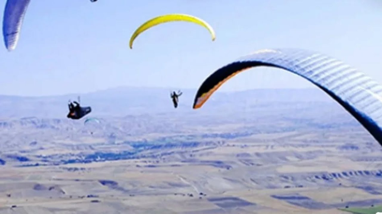 Gökyüzünde rekabet başlıyor: Karapınar’da yamaç paraşütü mesafe yarışması
