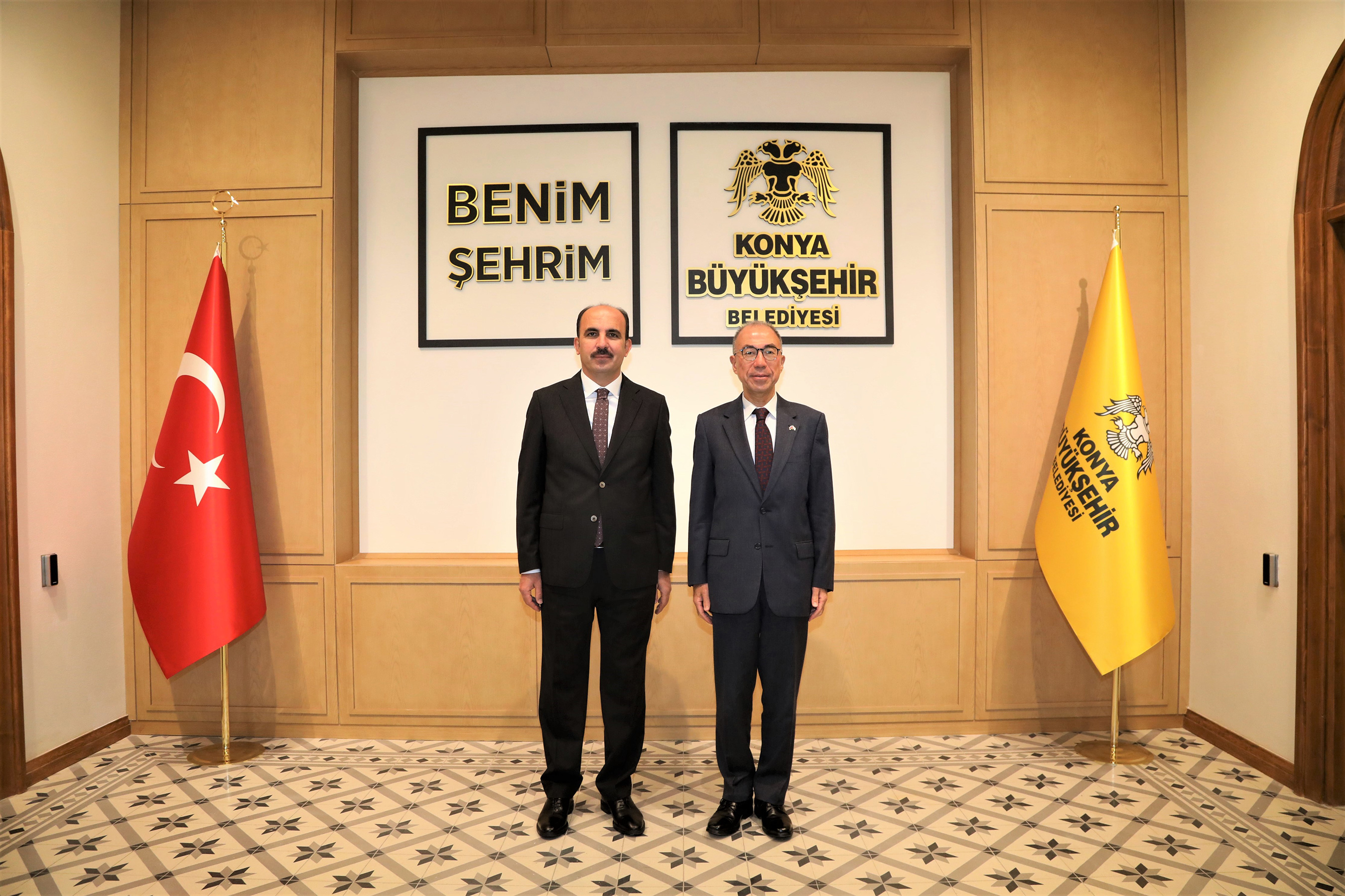 Japonya Büyükelçisi Suzuki Başkan Altay’ı Tebrik Etti