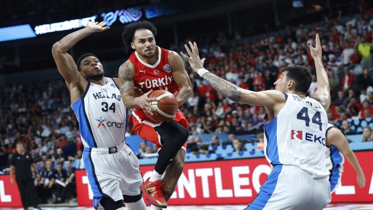 Parkenin Devleri Finalde! A Milli Erkek Basketbol Takımımız Yunanistan'ı yenerek finale adını yazdırdı