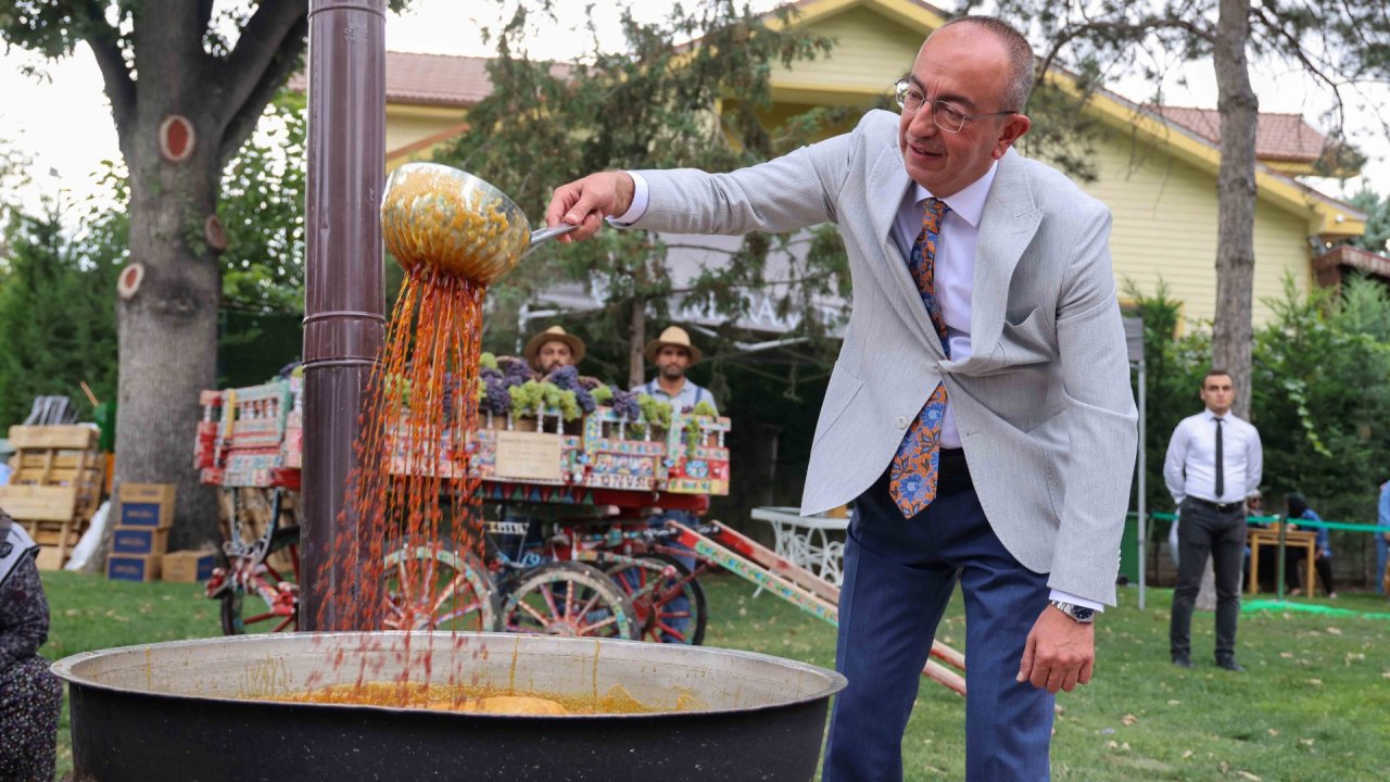 Gelenek yaşatıldı! Meram, pekmez tadında, bulgur bereketinde bir gün daha yaşadı