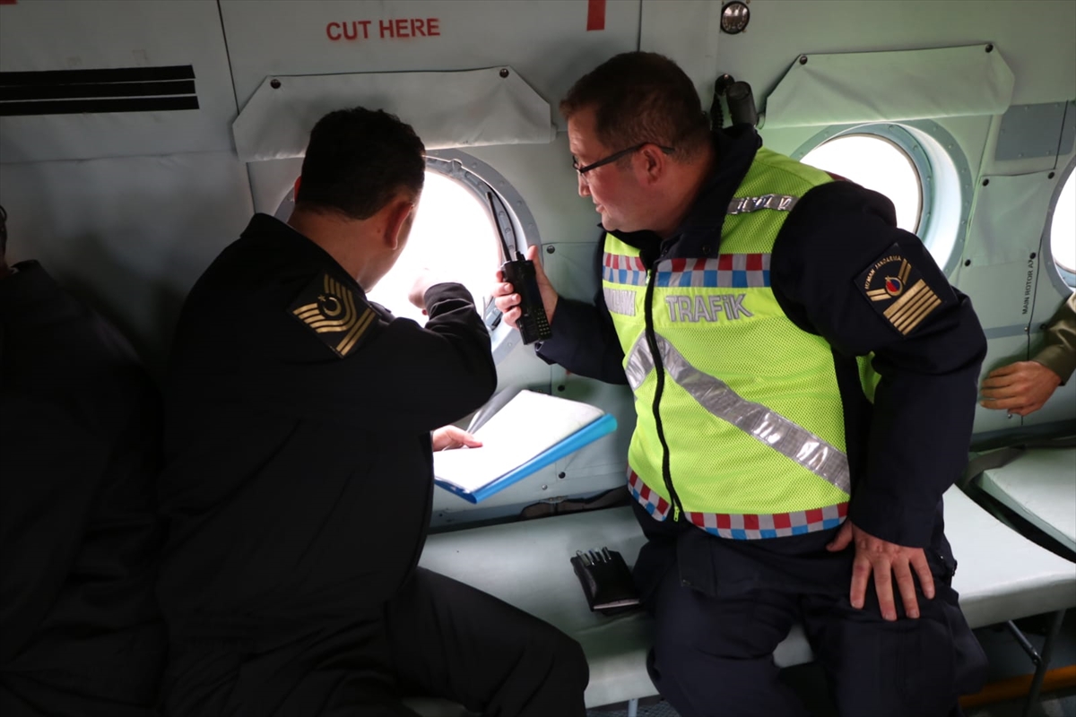 Konya'da Jandarma Helikopter Destekli Trafik Denetimi Yaptı