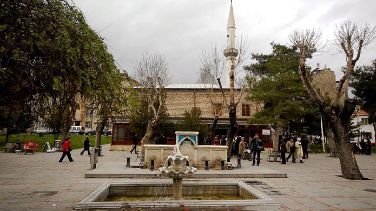 Konya Namaz Vakitleri 19 Eylül 2025 | Cuma Günü Manevi Zamanlar