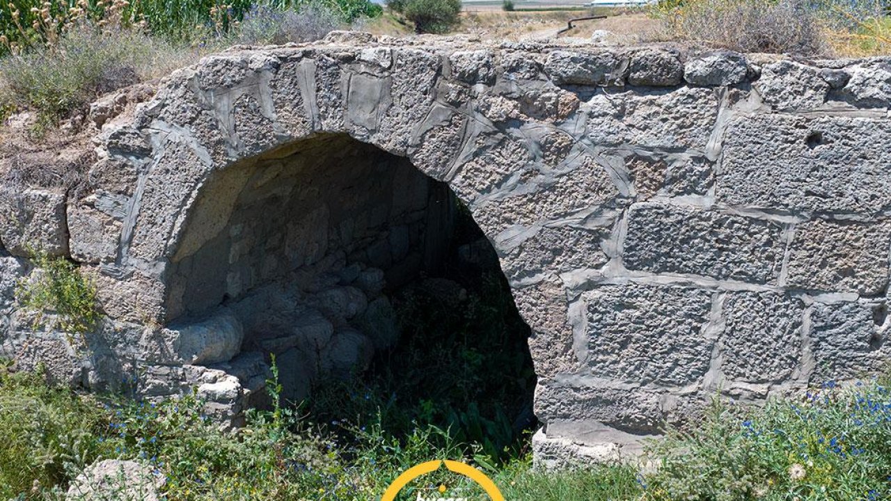 Alibeyhüyüğü’ndeki tarihi Tekgöz Köprüsü zamana meydan okuyor!