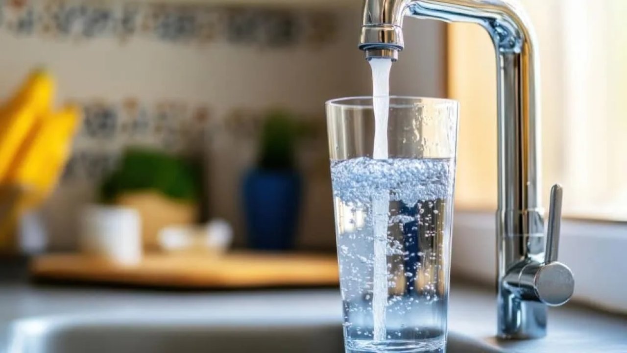 Arıtma suyu mu, çeşme suyu mu? Sağlık için hangisini içmeliyiz?