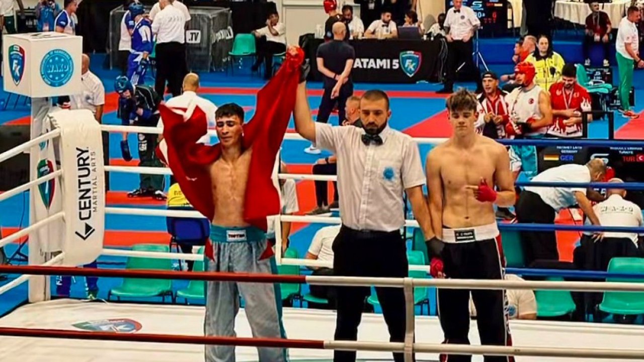 Meramlı Milli Sporcular Avrupa Gençler Kick Boks Şampiyonası'na damga vurdu! İtalya'yı salladılar