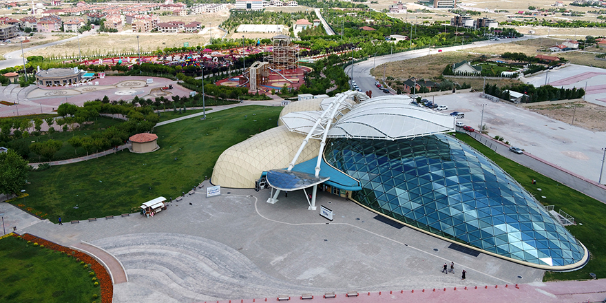 KONYA TROPİKAL KELEBEK BAHÇESİ YILIN HER MEVSİMİ YOĞUN İLGİ GÖRÜYOR